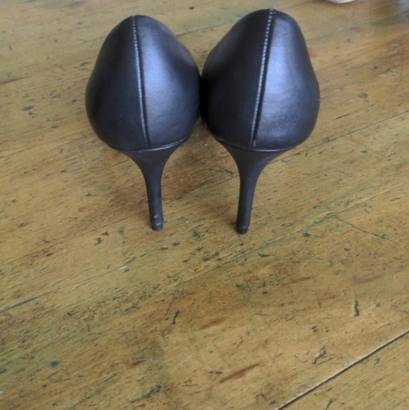 Call it Spring solid black pointed toe heels size 5 - Picture 4 of 5